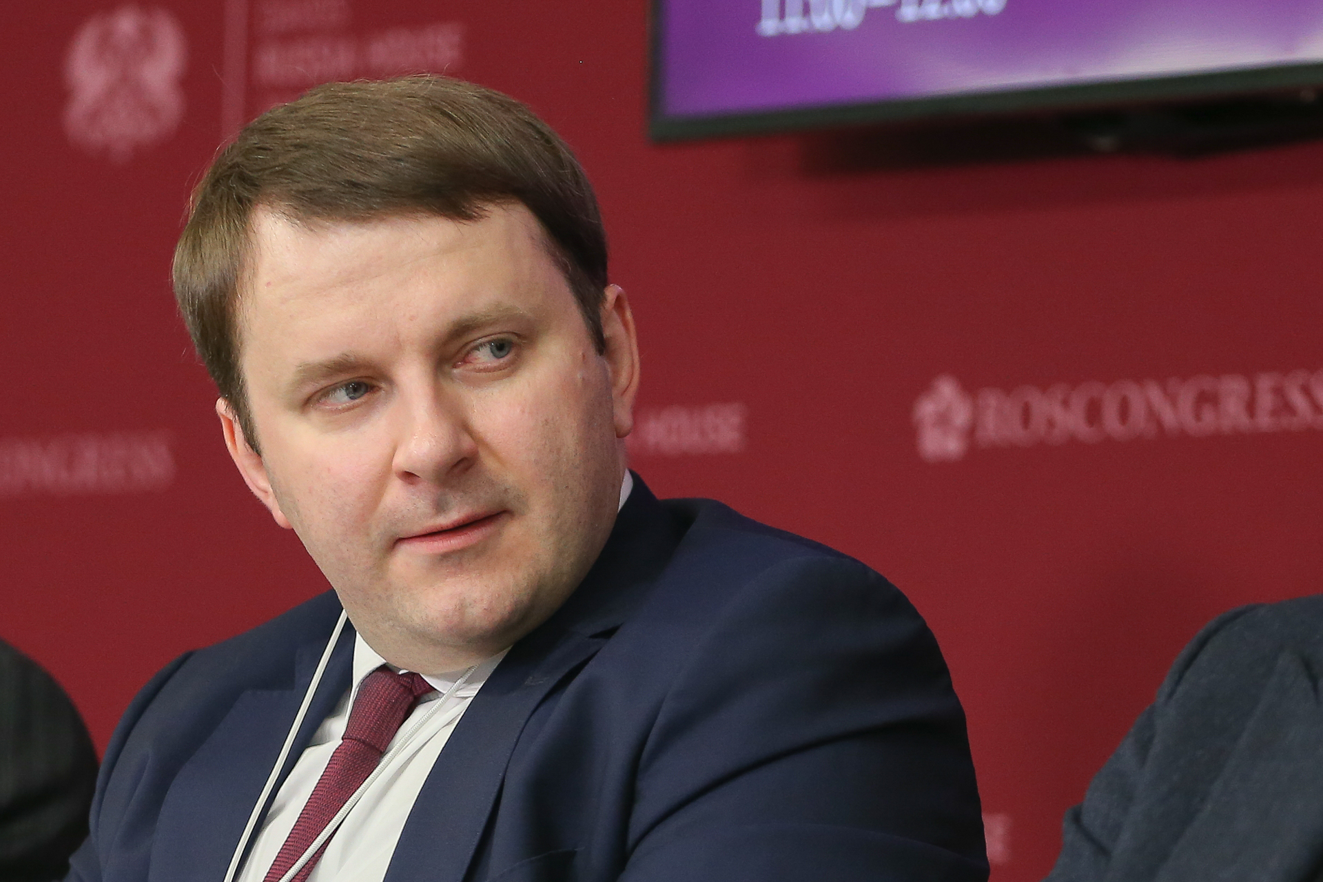 Министр экономического развития РФ Максим Орешкин обсудил производственные возможности России в «Русском доме» в Давосе